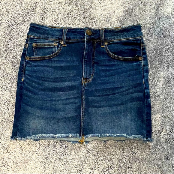 American Eagle Outfitters Dresses & Skirts - American Eagle Jean/Denim Mini Skirt - Size 6